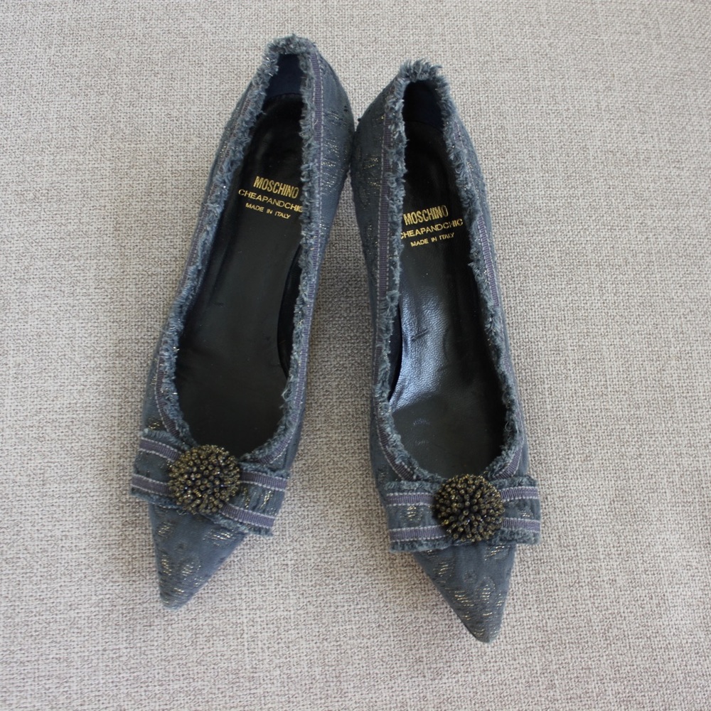 VINTAGE MOSCHINO KITTEN HEELS